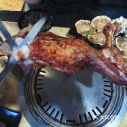 名羊天下碳烤全羊羊腿