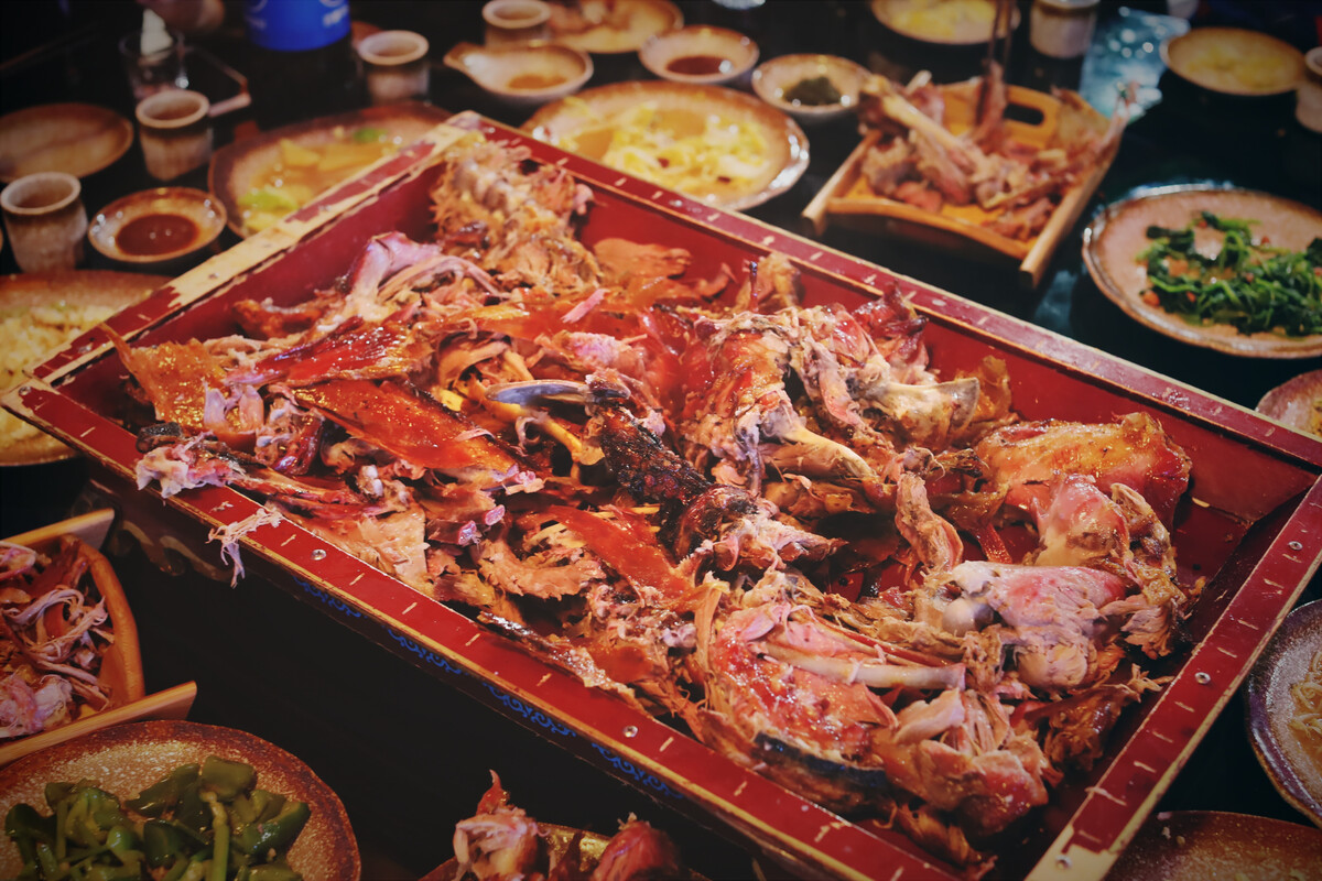 火了!大草原(呼伦贝尔)烤全羊!