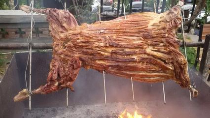 烤全羊 传统美食的盛宴与健康搭配新思