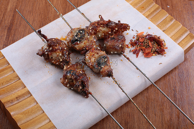 烤羊眼睛与烤全羊 味觉与文化的交融